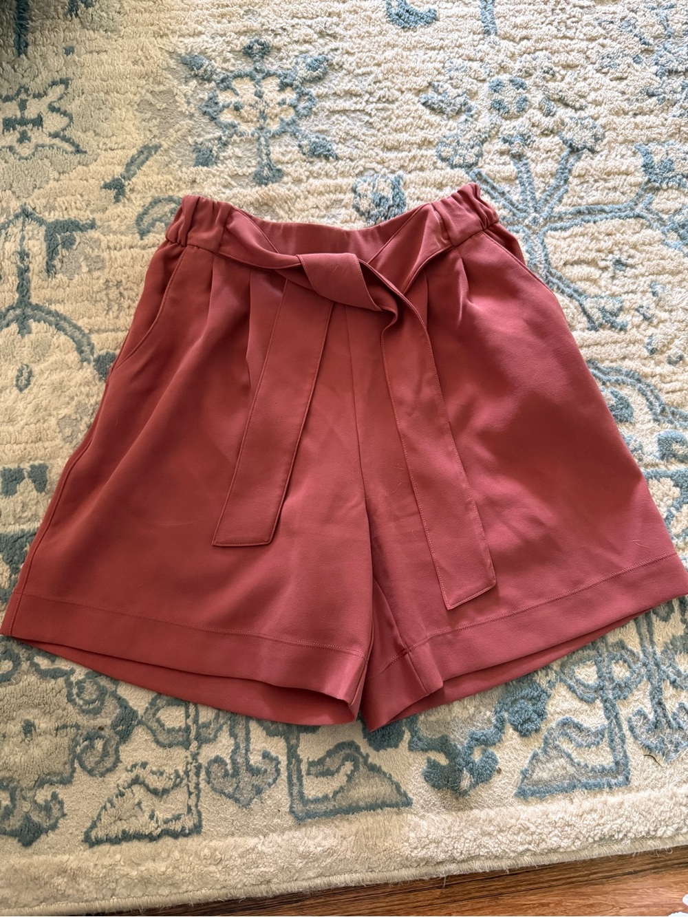 Lululemon Noir Short 5.5"
Rustic Clay - Picture 2 of 5
